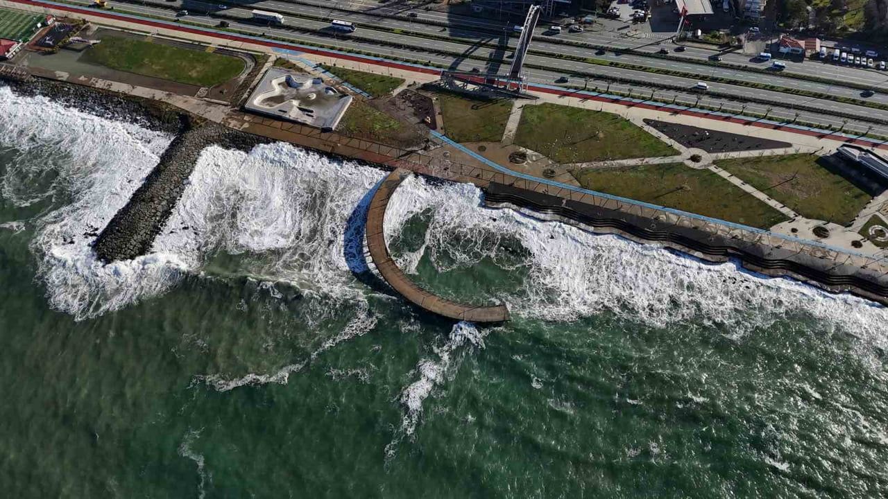 Karadeniz’de Fırtına: Rize Sahili'nde Dev Dalgalar Havadan Görüntülendi