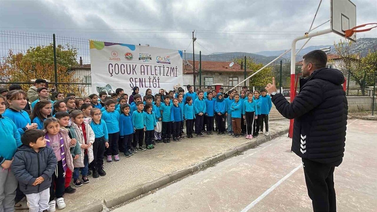 Karaman’da 57 Bin Öğrenci Atletizmle Tanıştı: Eğlenceli Çocuk Atletizm Oyunları Şenliği
