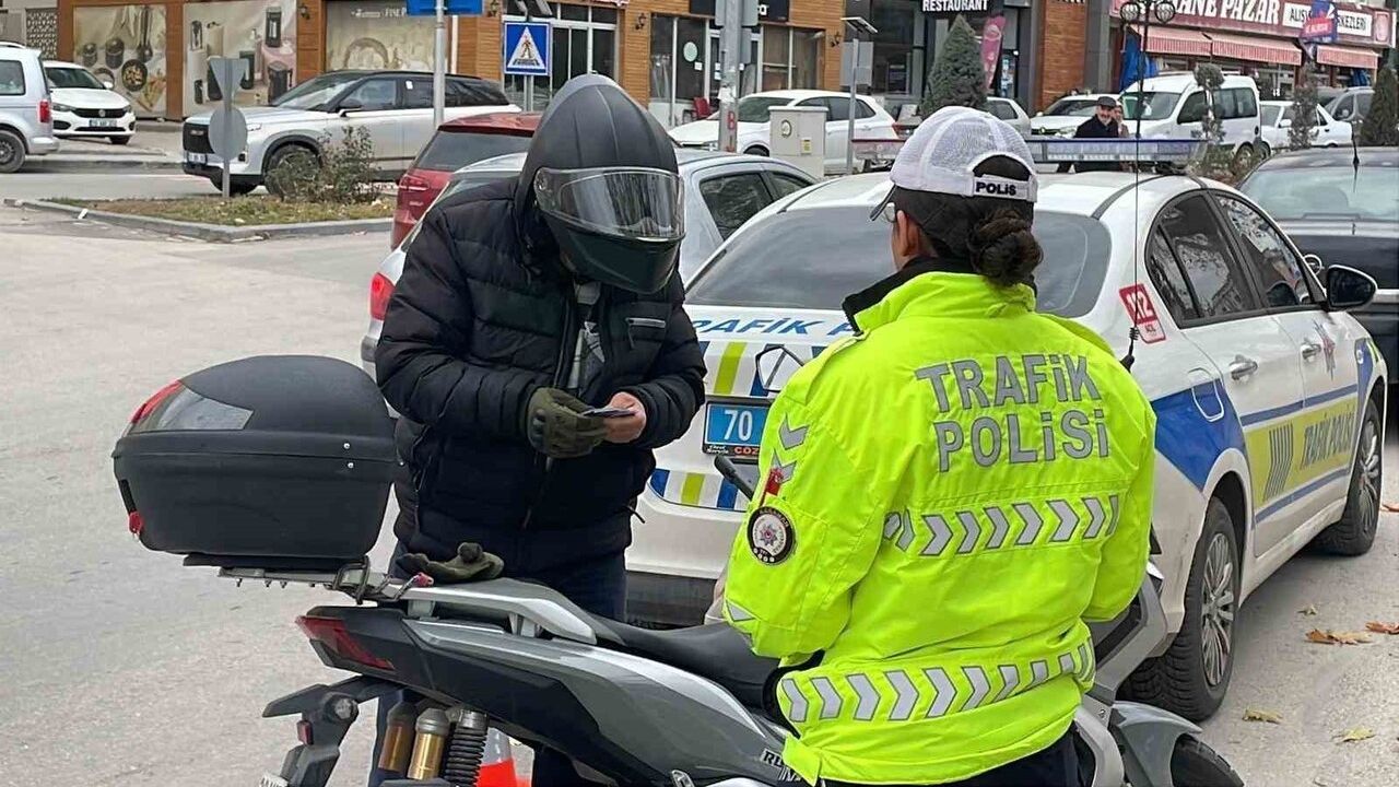 Karaman'da motosiklet denetimleri: Ehliyetsiz ve kasksız sürücülere ceza