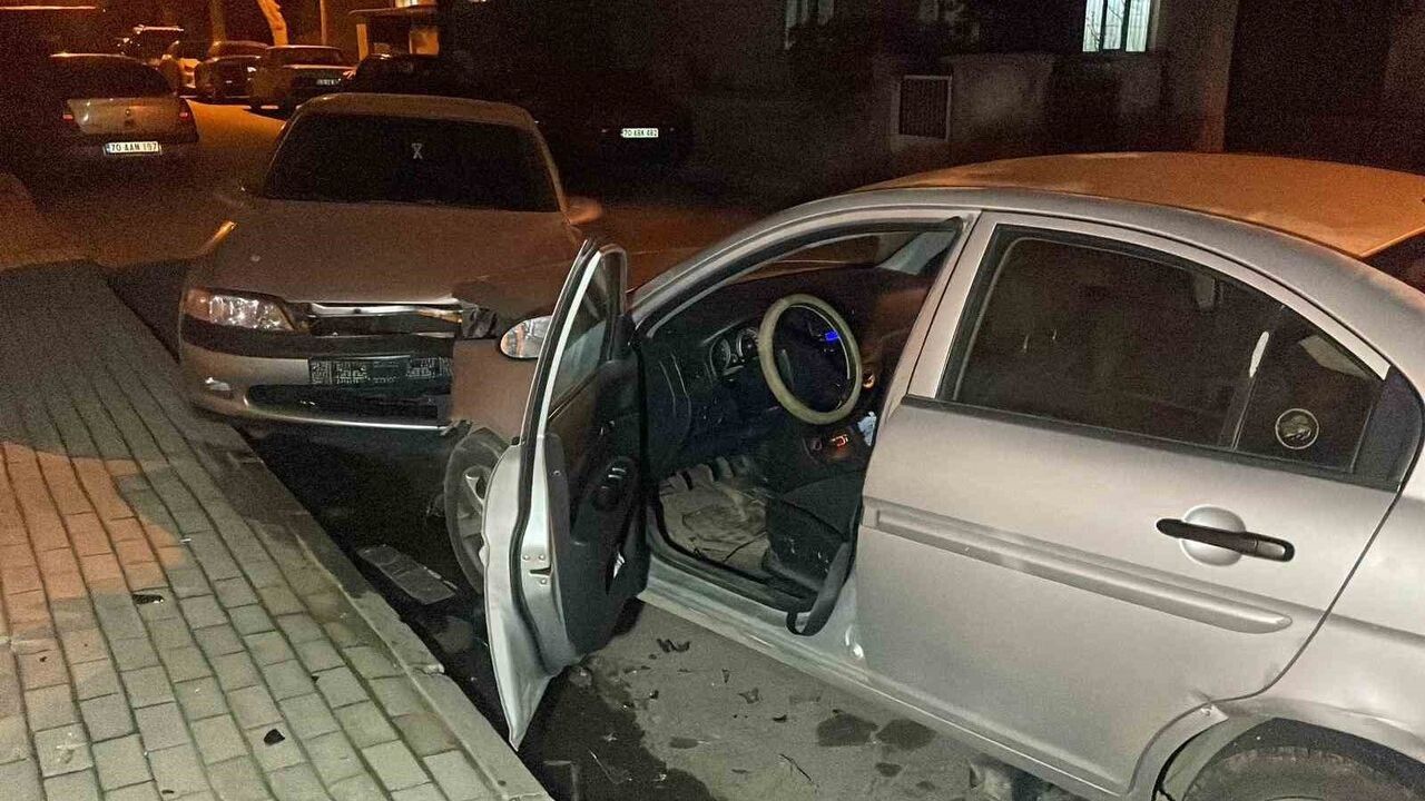 Karaman'da Otomobil Çarpışması: 5 Yaralı