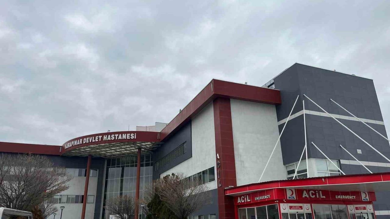 Karapınar'da zincirleme kaza: Tır ile 2 otomobil çarpıştı, 1 yaralı