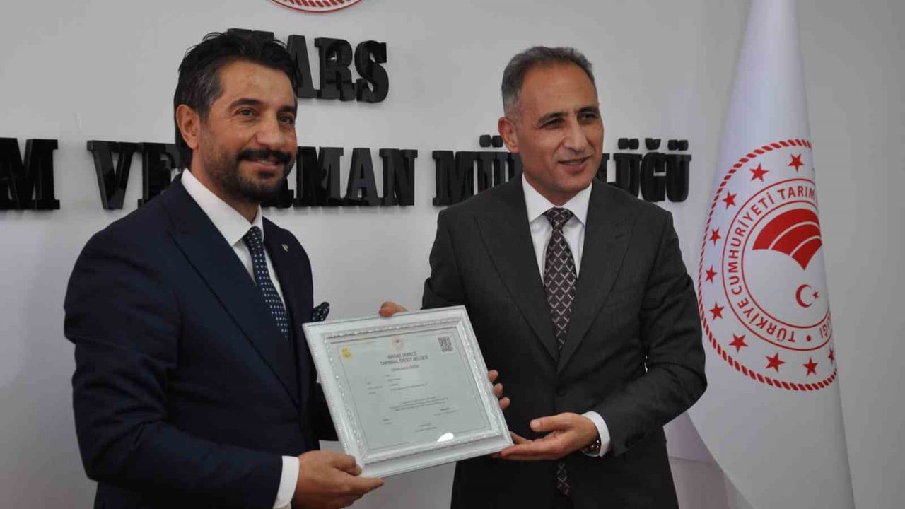 Kars Damızlık Sığır Yetiştiricileri Birliği'ne Birinci Derece Tarımsal Örgüt Belgesi