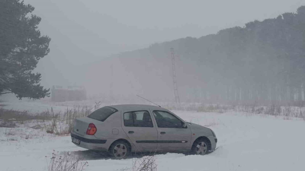 Kars'ta 27 Köy Yolu Ulaşıma Kapandı