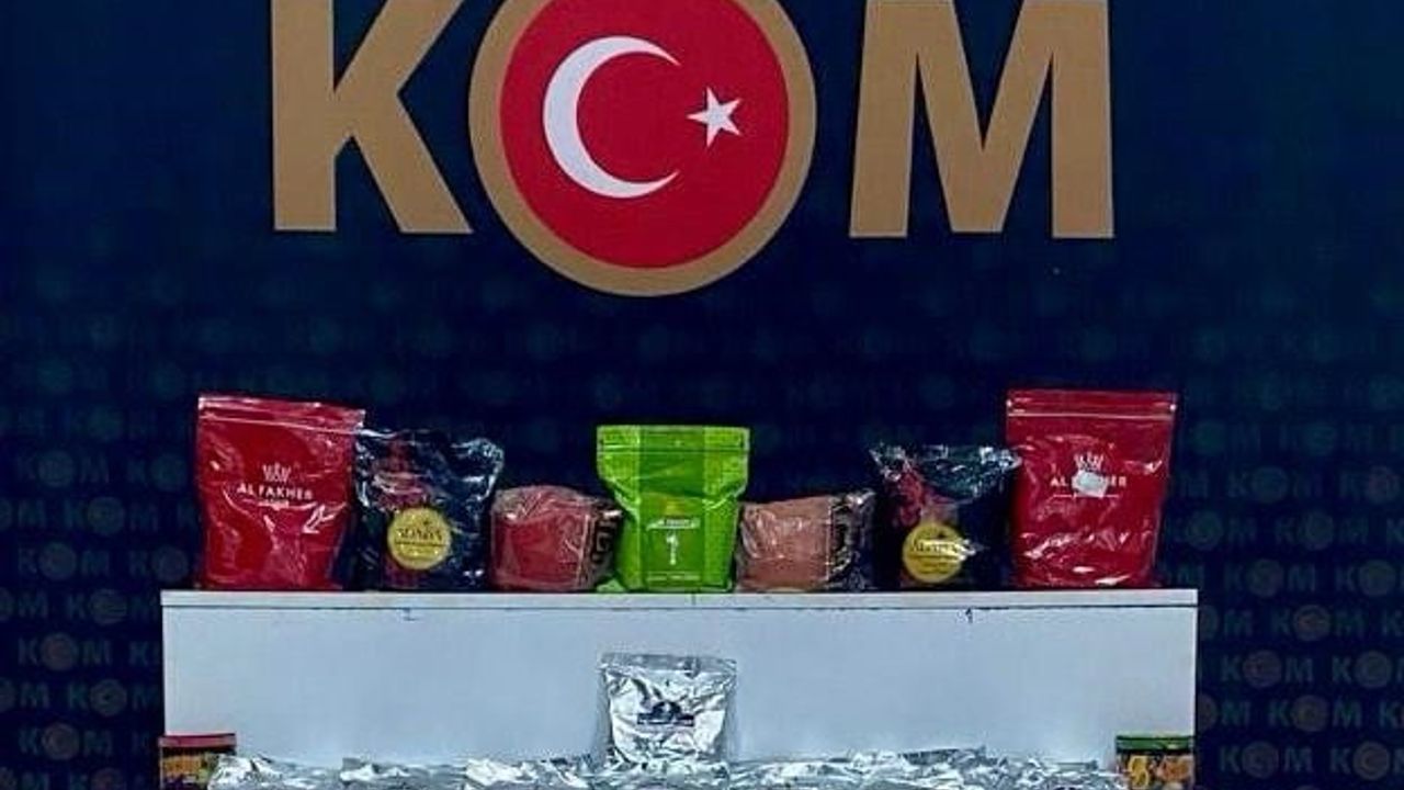 Kars’ta Kaçakçılık Operasyonu: 142 bin 300 Makaron ve Elektronik Malzeme Ele Geçirildi