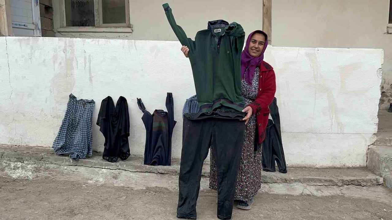 Kars'ta Sibirya Soğukları: Çamaşırlar Dakikalar İçinde Dondu