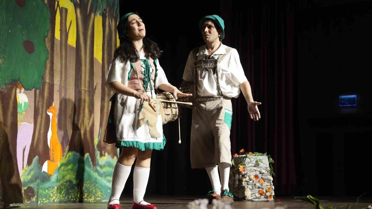 Kartal Belediyesi'nden Çocuklara Yeni Yıl Şöleni — Hürriyet ve Yalı Yunus Topselvi'nde Coşku