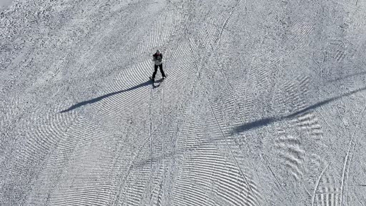 Kartalkaya'da Kayak Sezonu Açıldı — Yangın Gölgesinde Yeniden Başlangıç
