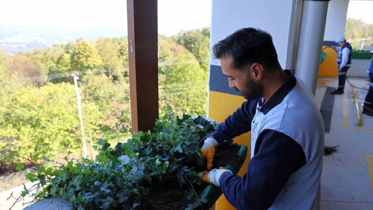 Kartepe Teleferik'e 598 Araç Kapasiteli 6 Katlı Otopark Hizmete Girdi