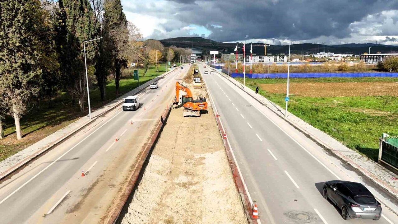 Kartepe Tramvay Hattında İlk Raylar Döşendi — Kocaeli'de Raylı Sistem Genişliyor