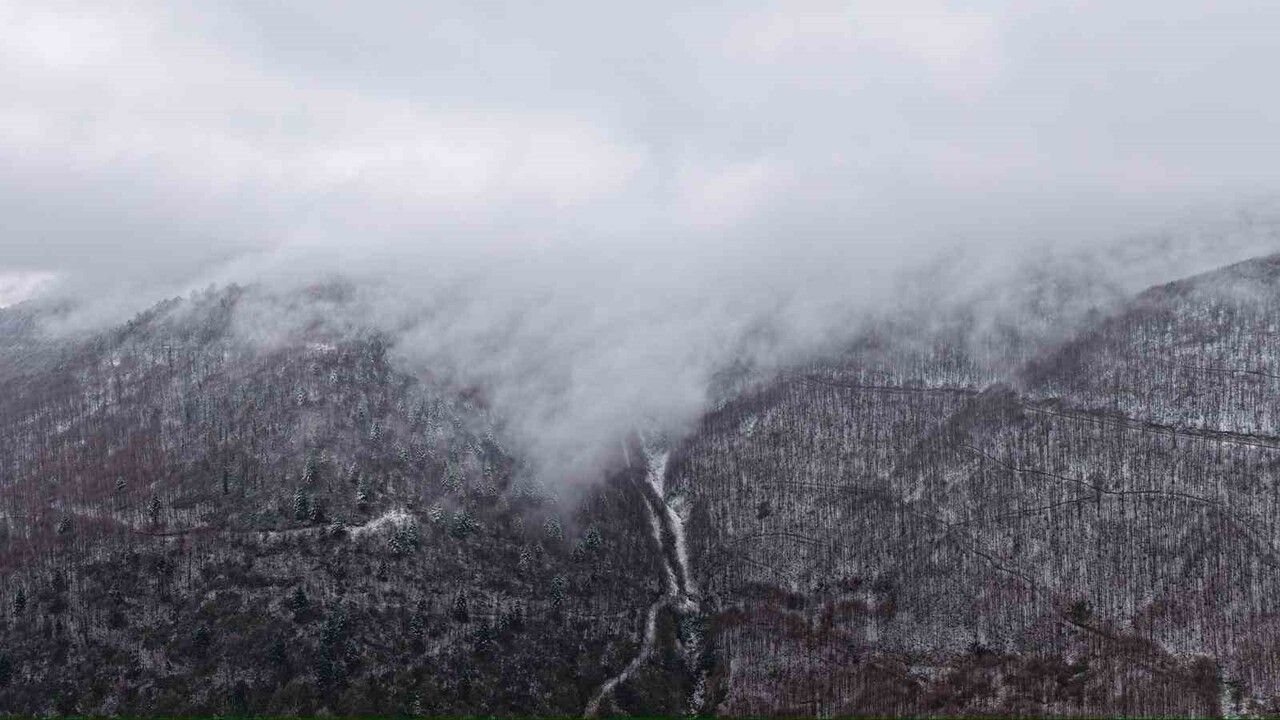 Kartepe Zirvesi Beyaza Büründü: Samanlı Dağları'nda Kar Keyfi