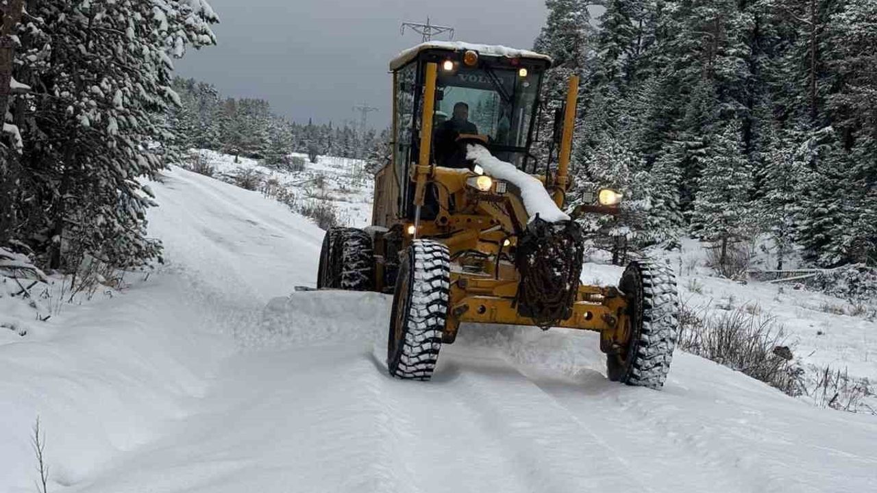 Kastamonu'da 274 Köy Yolu Kar Nedeniyle Ulaşıma Kapandı