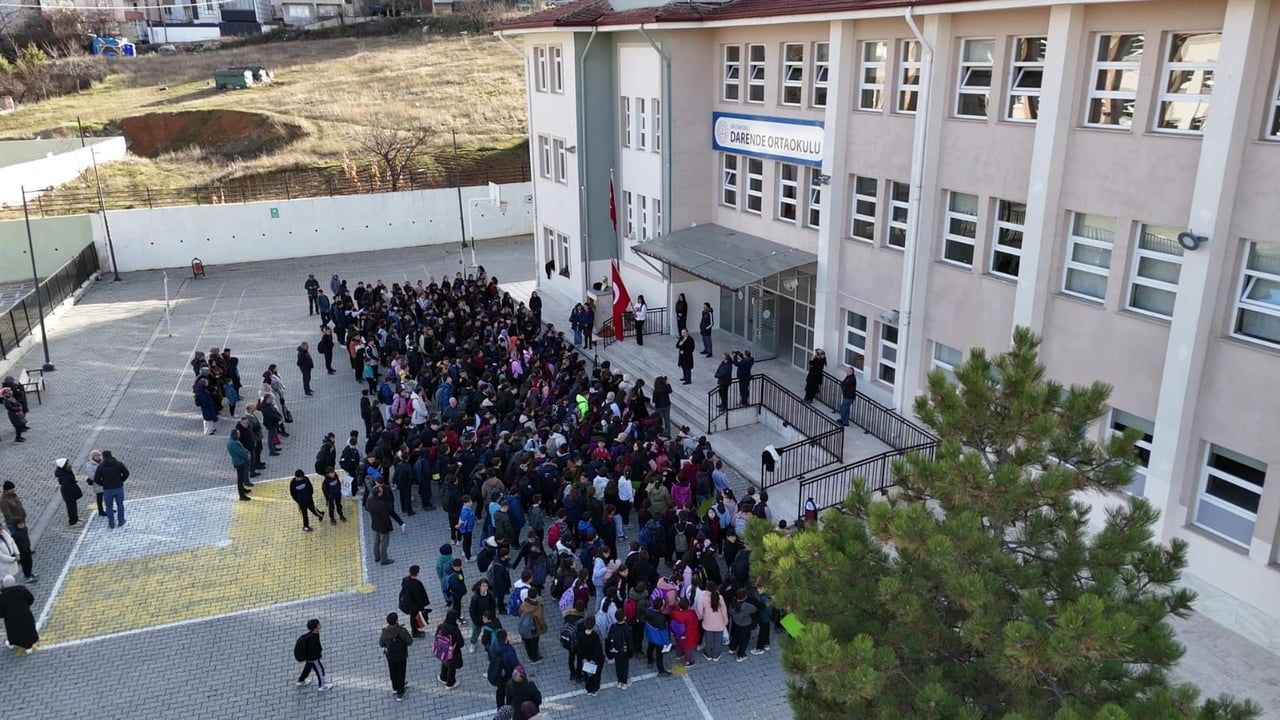 Kastamonu’da 40 Yılın Ardından Emekli Olan Müdüre Duygusal Uğurlama