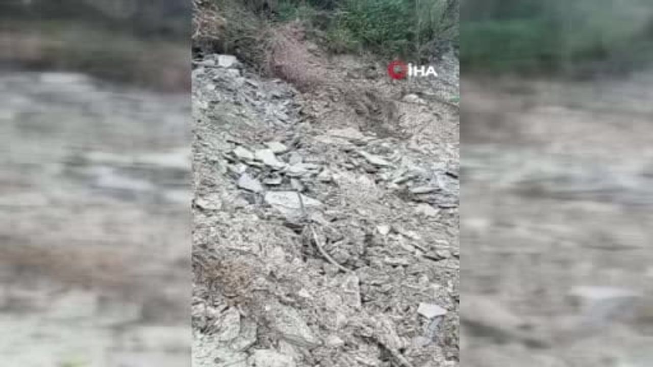 Kastamonu’da Heyelan: İnebolu-Doğanyurt-Cide Sahil Yolu Ulaşıma Kapandı