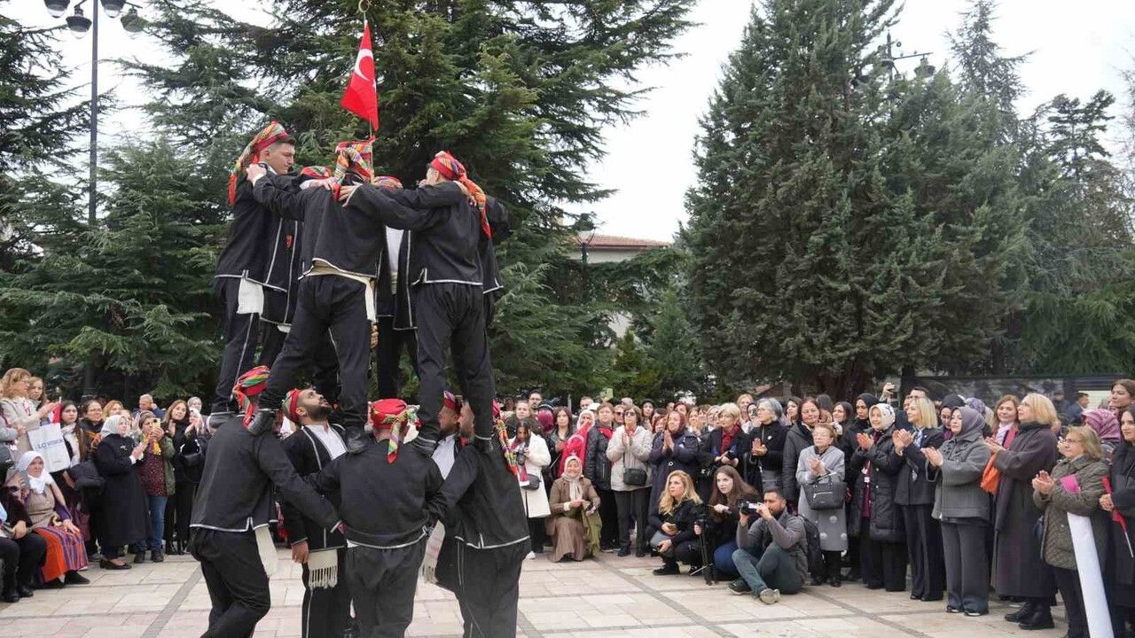 Kastamonu'da İlk Türk Kadın Mitingi: 106'ncı Yıldönümünde Birlik Ruhu Yeniden Canlandı