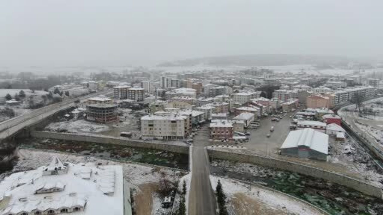 Kastamonu'da Kar Yağışı İlçeleri Beyaza Bürüdü