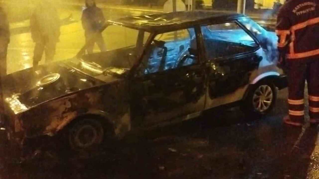 Kastamonu'da Seyir Halindeki Tofaş-Fiat Alev Alev Yandı