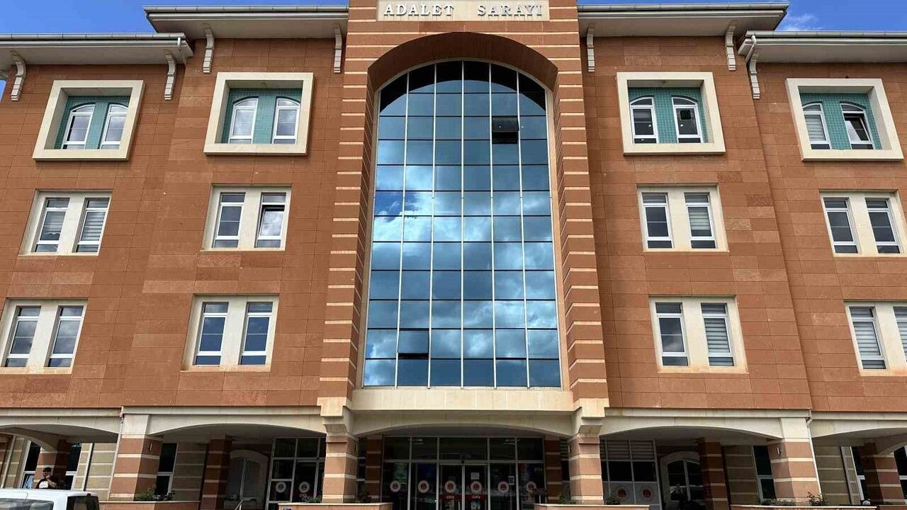 Kastamonu'da Uyuşturucu Davası: Baygın Bulunan Şahıs Yargılanıyor