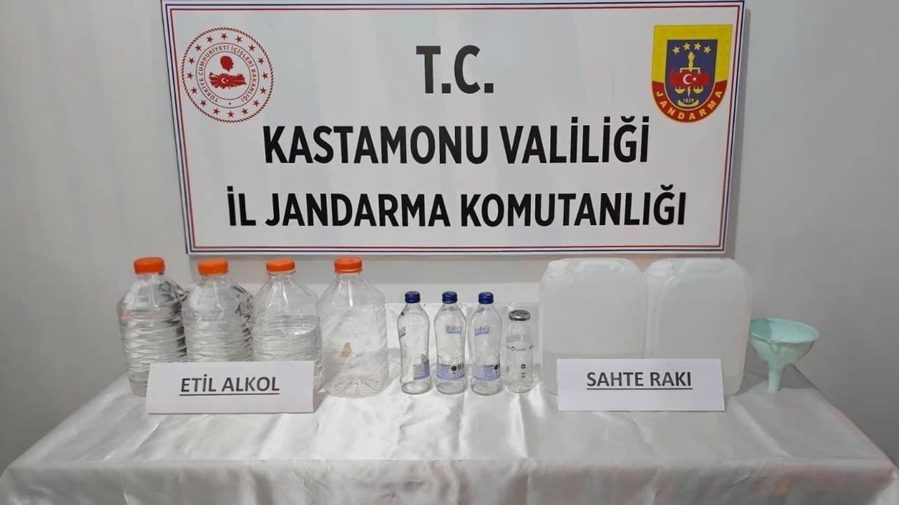 Kastamonu'da Yılbaşı Öncesi Kaçak Alkol Operasyonu: 30 Litre Etil Alkol Ele Geçirildi