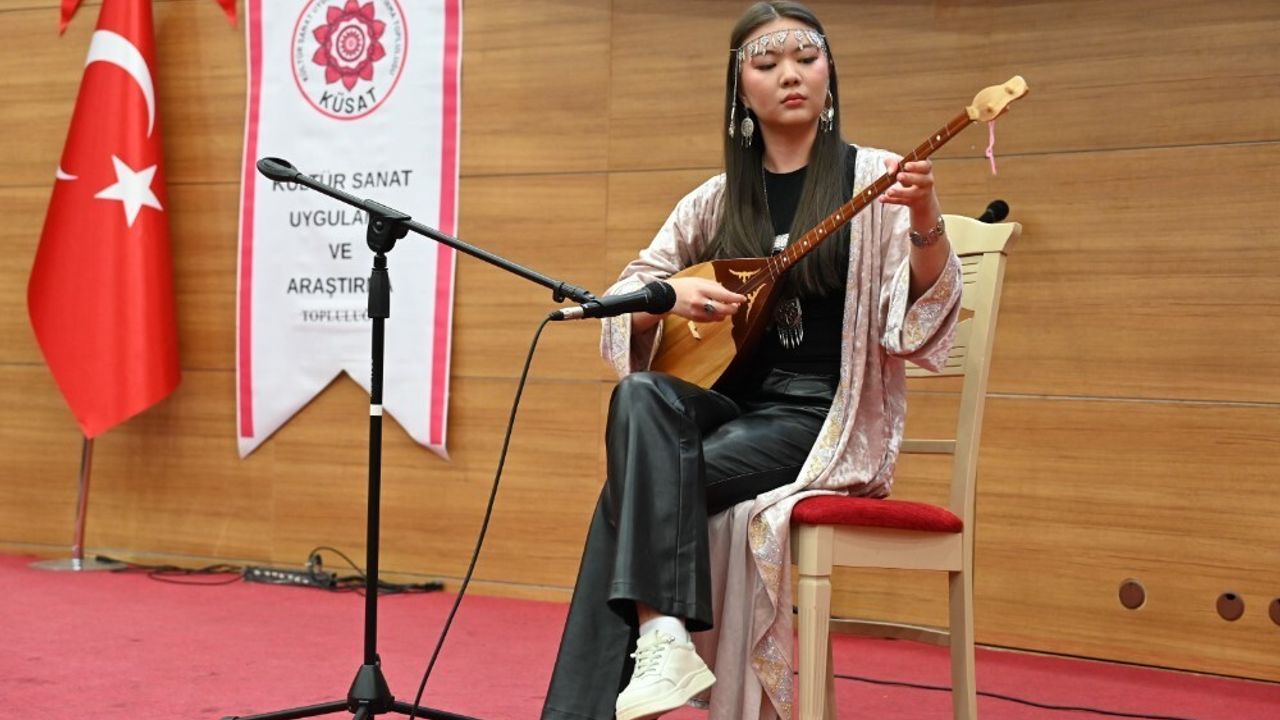 Kastamonu Üniversitesi'nde Dünya Dili Türkçe Günü Şenliği