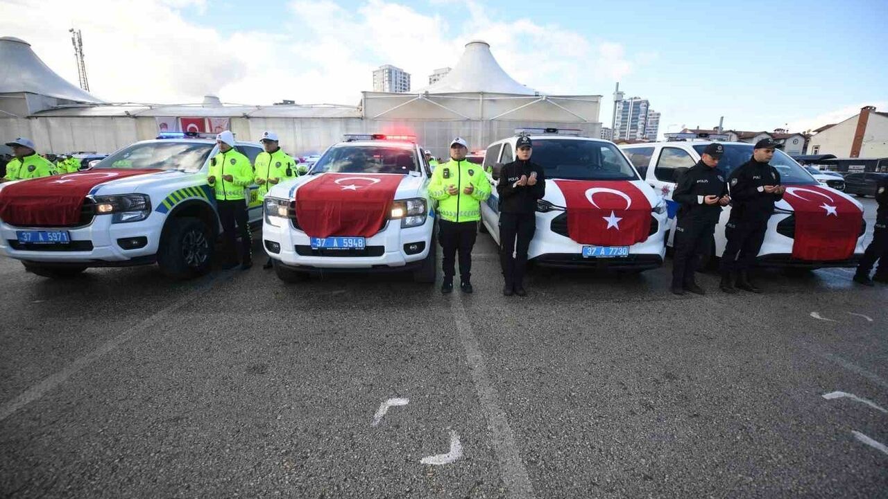 Kastamonu'ya 84 Yeni Araç: Emniyet ve Jandarmaya Törenle Teslim Edildi