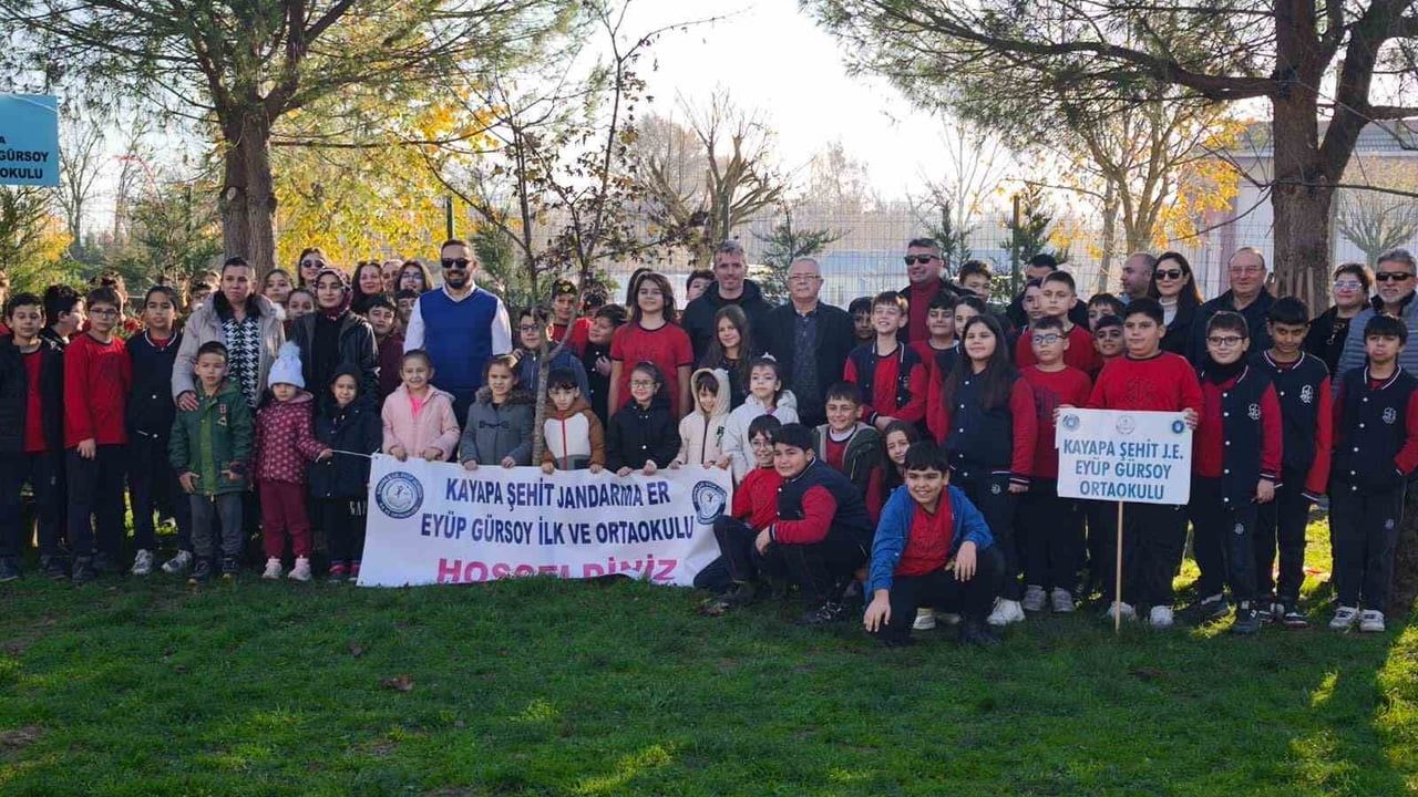 Kayapa Şehit Jandarma Eyüp Gürsoy Okulu'nda Yeşil Vatan için fidan dikimi