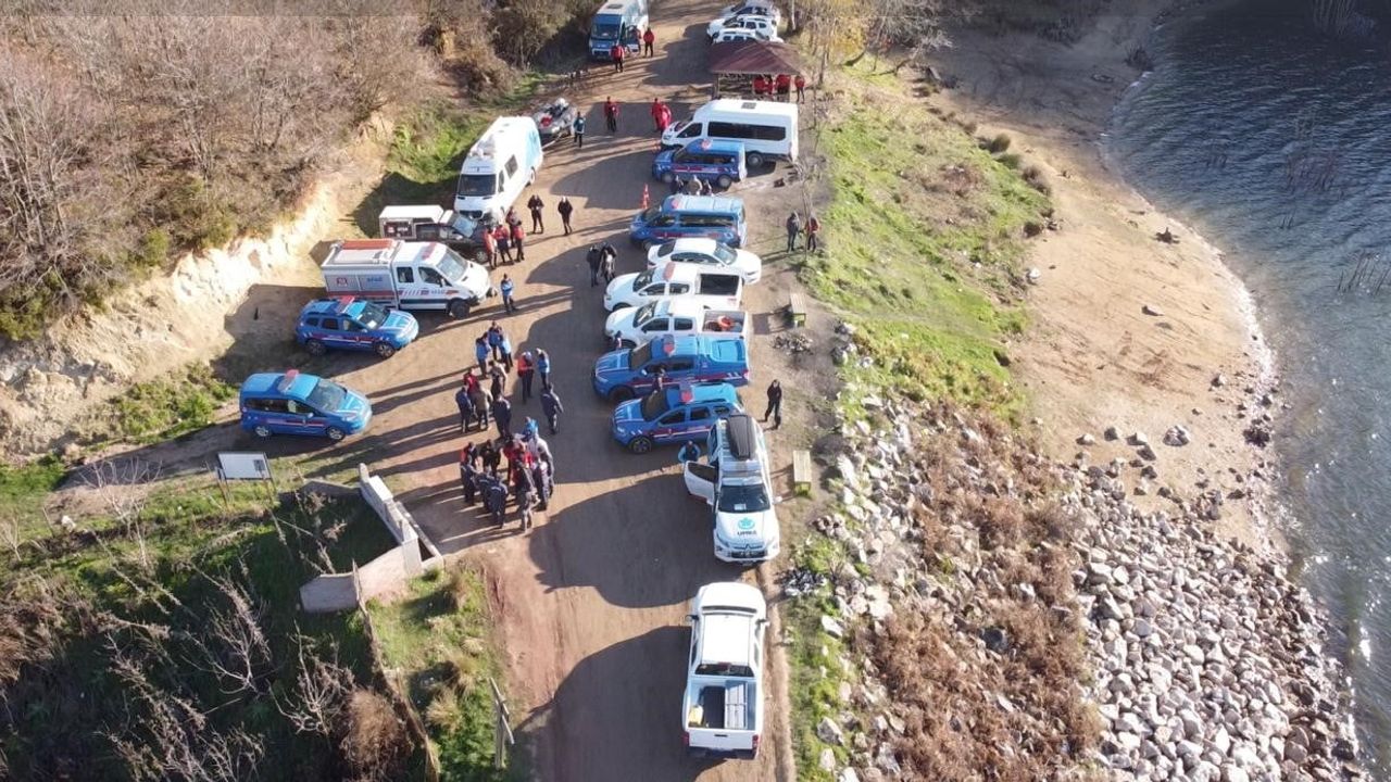 Kayıp Elif Kumal için 3. Gün Aramalar Sürüyor — Ağabeyinden 'Varsayımlar üzerinden gidiliyor'