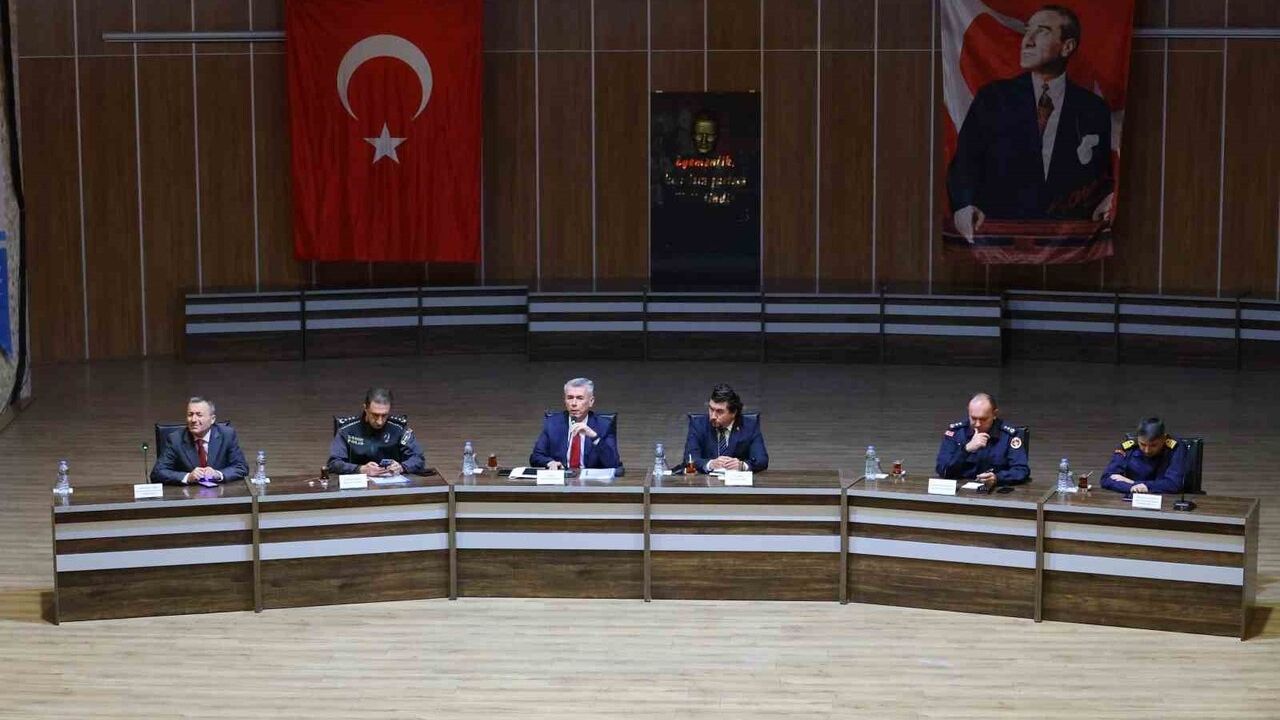 Kaymakam Ali Sırmalı Bodrum Muhtarlarının Sorunlarını Dinledi