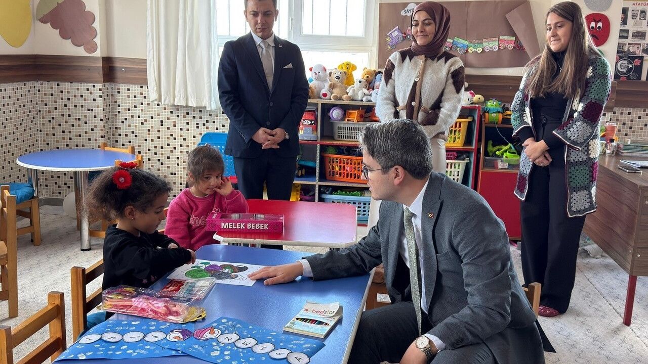 Kaymakam Arıkan Topkapı Köyü'nde Okul ve Cami İnşaatını İnceledi