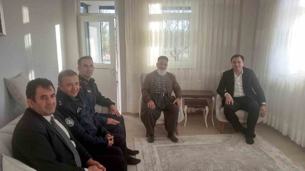 Kaymakam Ertuğrul Bayram, Kıbrıs Gazisi Fahri Şentürk'ü Ziyaret Etti