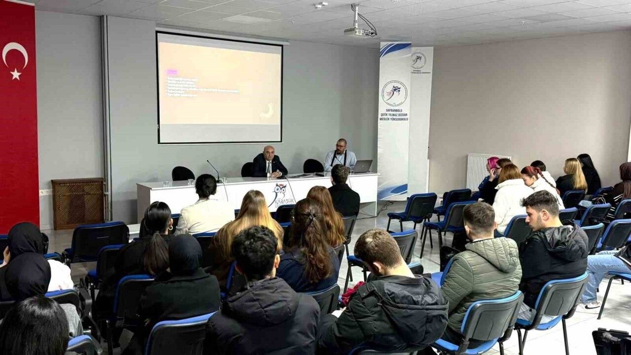 Kaymakam Hayrettin Baskın, Karabük Üniversitesi'nde Kamu Yönetimi Dersine Konuk Oldu