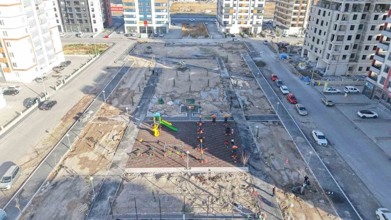 Kayseri Büyükşehir’den Şehir Hastanesi Çevresine 35 milyon 579 bin TL’lik Yeşil Alan ve Spor Yatırımı