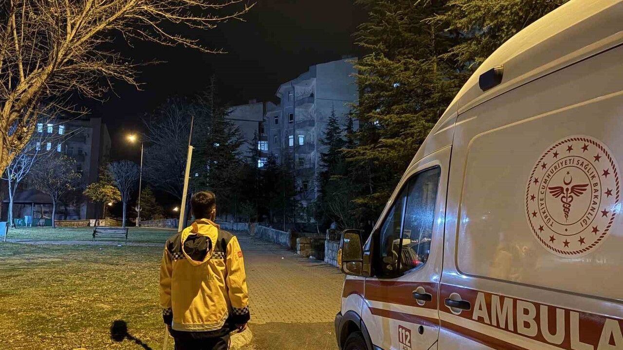 Kayseri'de 5. kattaki intihar girişimi: Şahıs 4 saatte ikna edildi