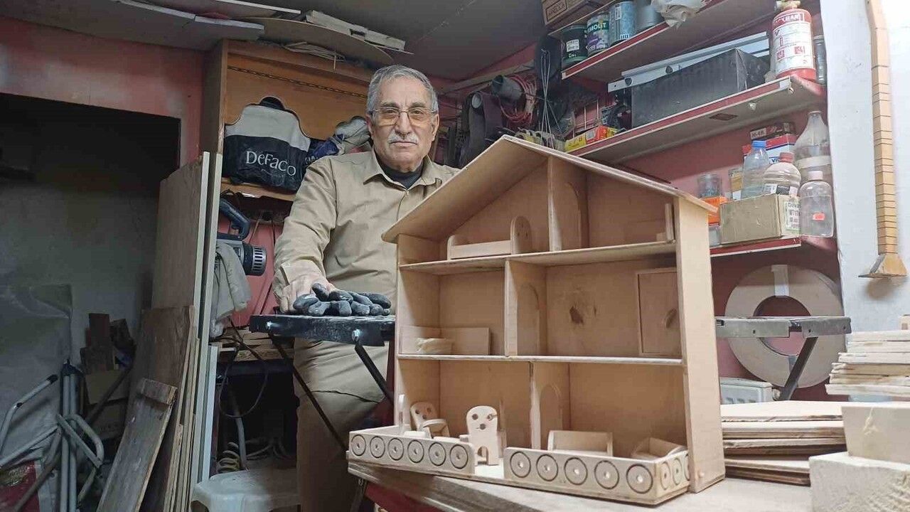 Kayseri'de Ahşap Oymacısı Mesleğini Yaşatacak Çırak Bulamıyor