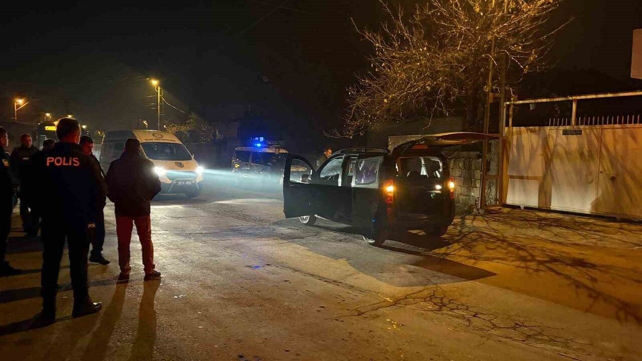 Kayseri'de cami önünde bıçaklı kavga: 1 kişi yaralandı