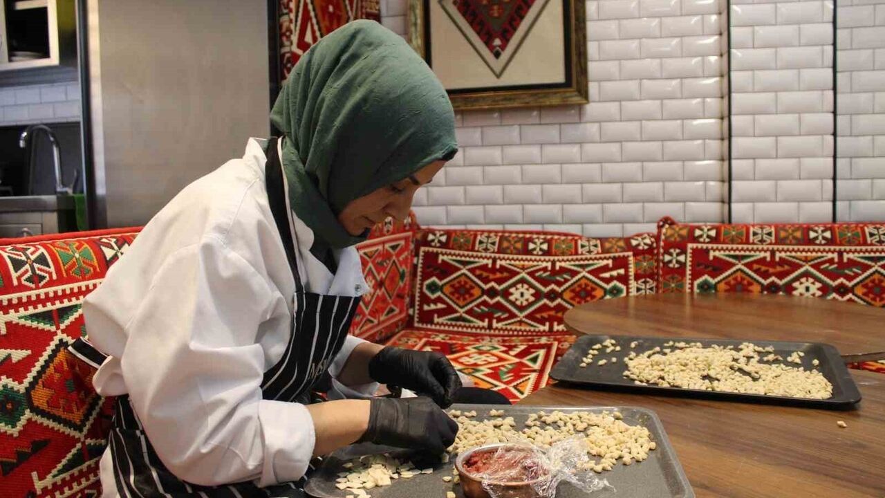 Kayseri'de Ev Yemekleri: 5 Çeşit Menü 175 TL, Emeklilerde Çay 2 TL