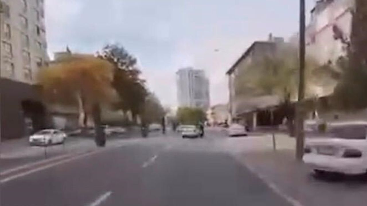 Kayseri'de Hatalı Şerit Değişimi Motosiklet Sürücüsünü Düşürdü: Sürücü Gözaltına Alındı