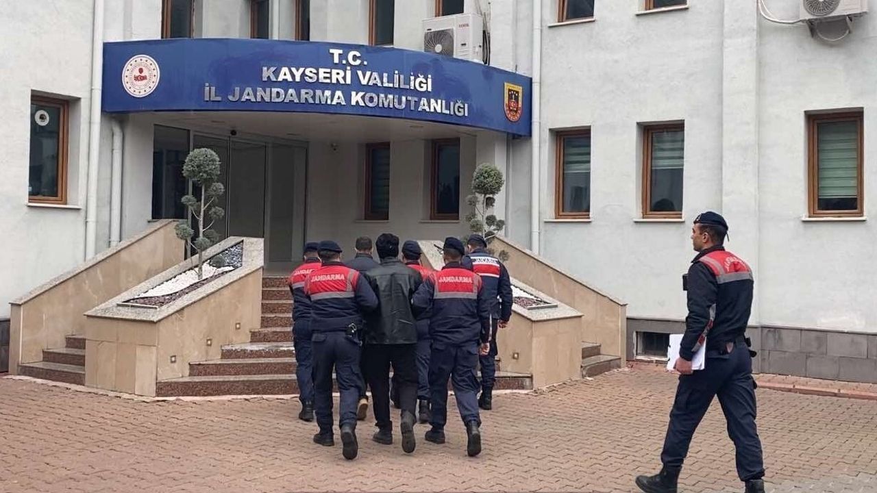 Kayseri'de Jandarma'dan DEAŞ Operasyonu: 2 Gözaltı
