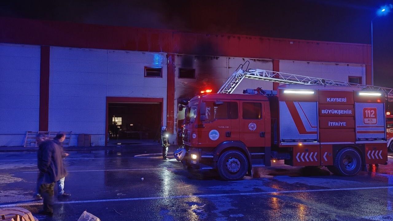Kayseri'de Masa-Sandalye Atölyesinde Yangın