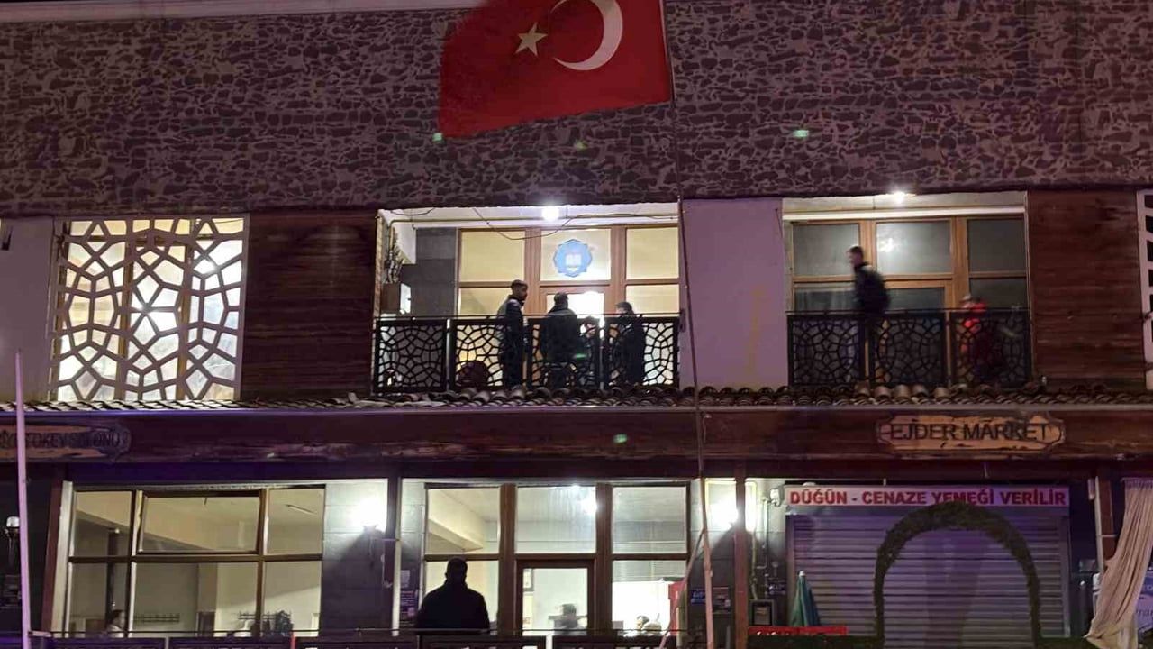 Kayseri'de Oyun Salonunda Bıçaklı Kavga: 1 Ağır Yaralı