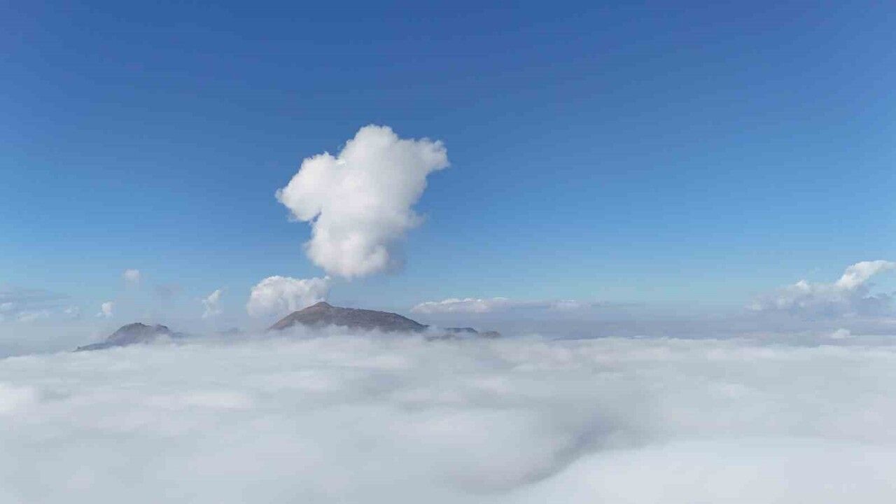 Kayseri'de Sis Bulutlarının Üzerinden Büyüleyici Görüntüler