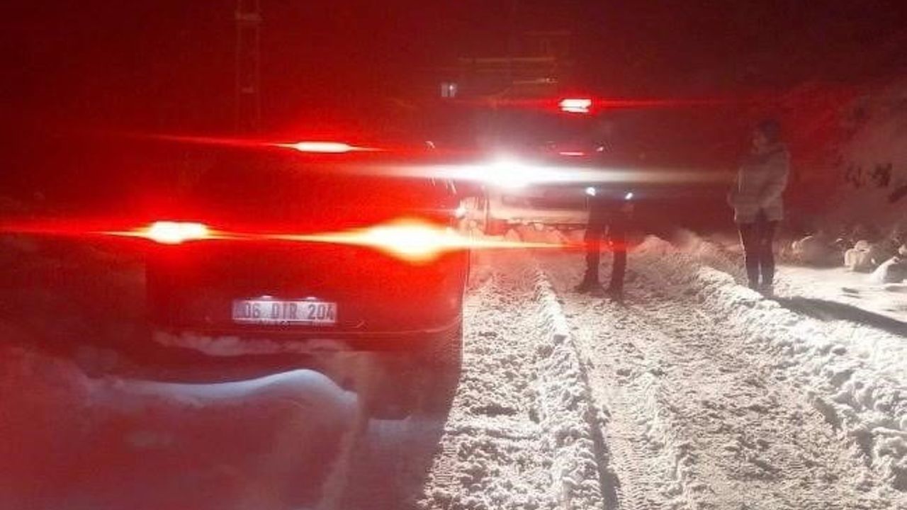 Kayseri Hacılar'da Mahsur Kalan 2 Kişiyi Polis Kurtardı