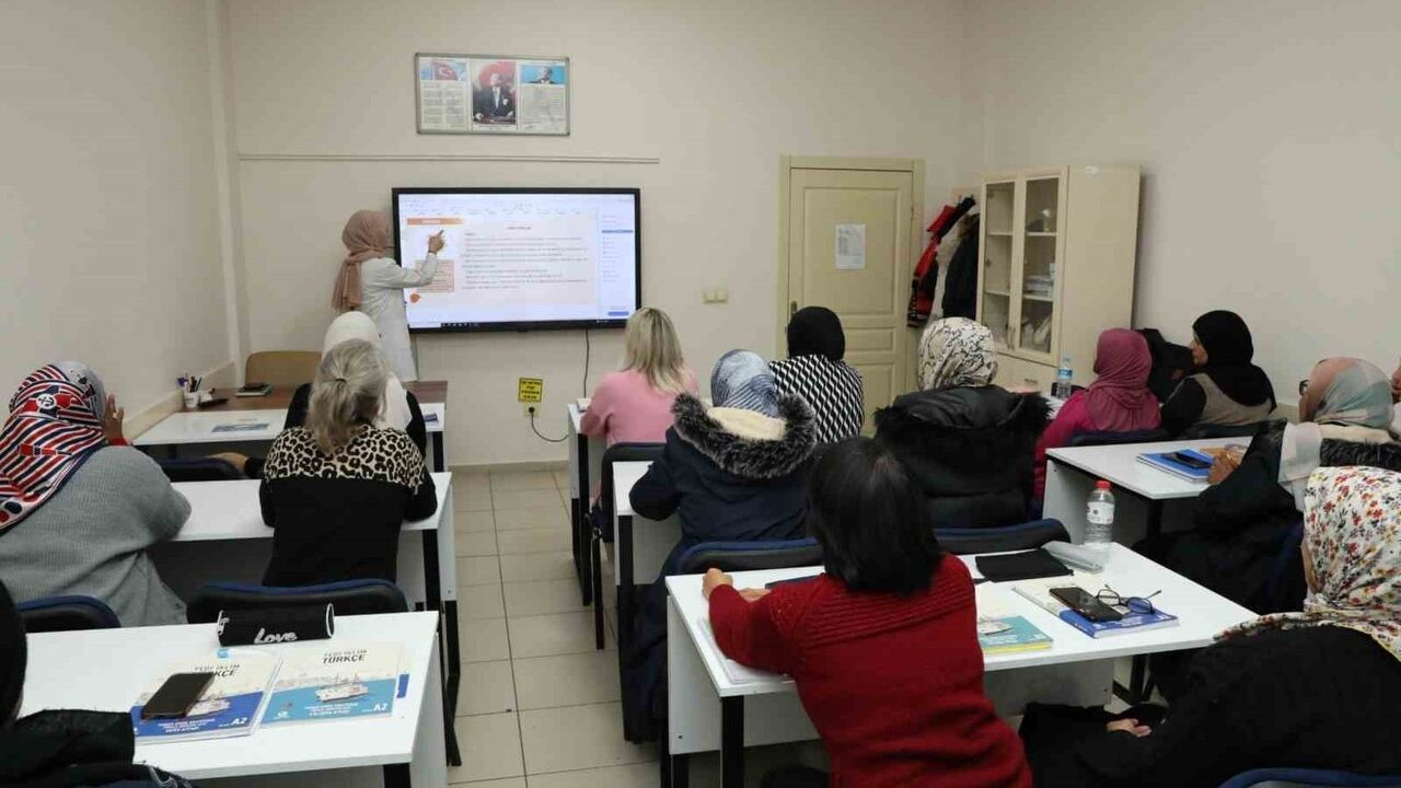 Kayseri KAYMEK ile Türkçeyi Dünyaya Taşıyor