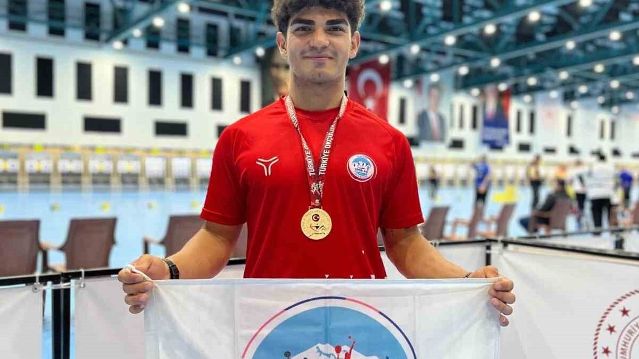 Kayseri'nin Gururu: Kutay Tek 2025 Salon Türkiye Şampiyonu