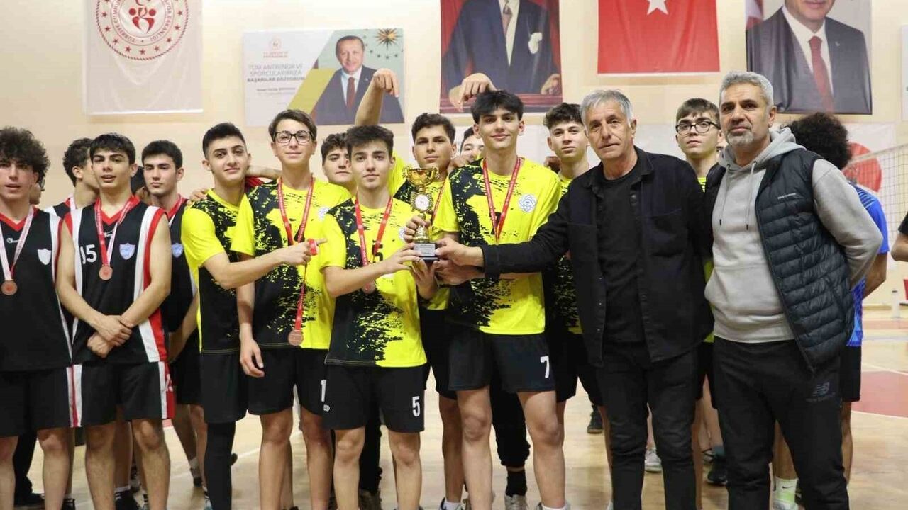 Kayseri Okul Sporları: Genç Erkekler Voleybol A İl Birinciliği — Özel İmge Koleji Şampiyon