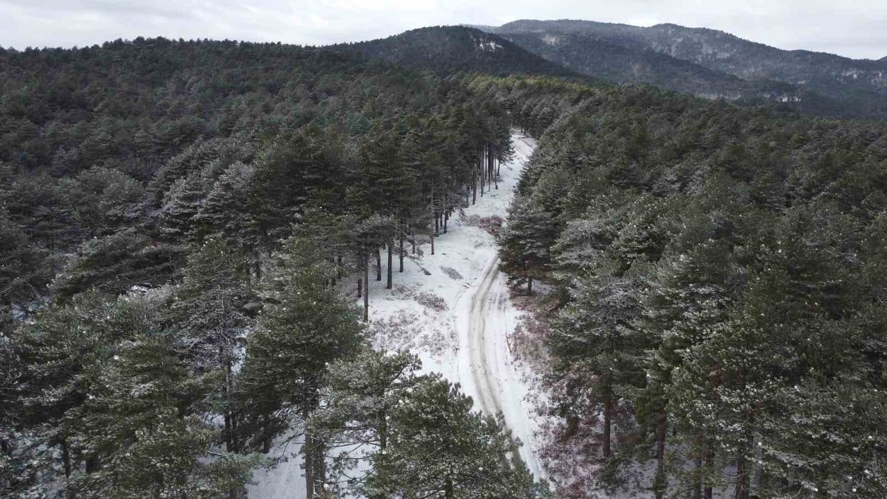 Kazdağları’na Kar Geldi: Yüksek Kesimler Beyaza Büründü