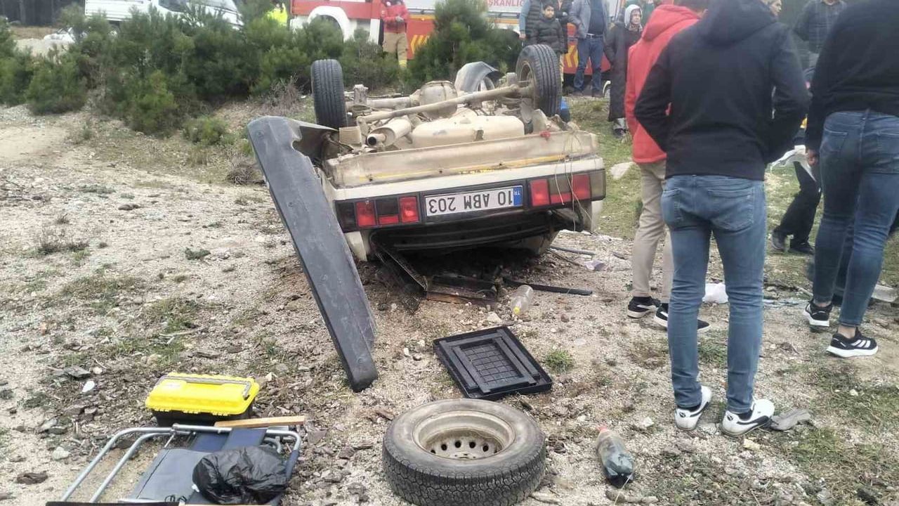 Kazdağları'nda otomobil şarampole devrildi: 4 yaralı