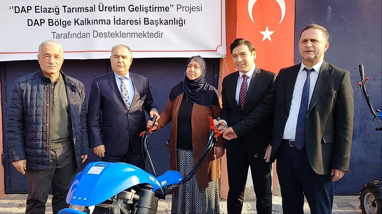 Keban'da Çiftçilere 230 Tarım Makinesi Dağıtıldı