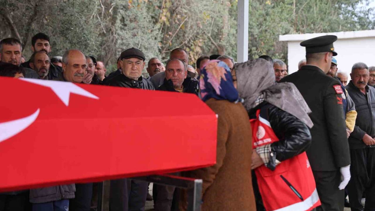 Kıbrıs Gazisi Ramazan Kula, Kozan'da Askeri Törenle Uğurlandı