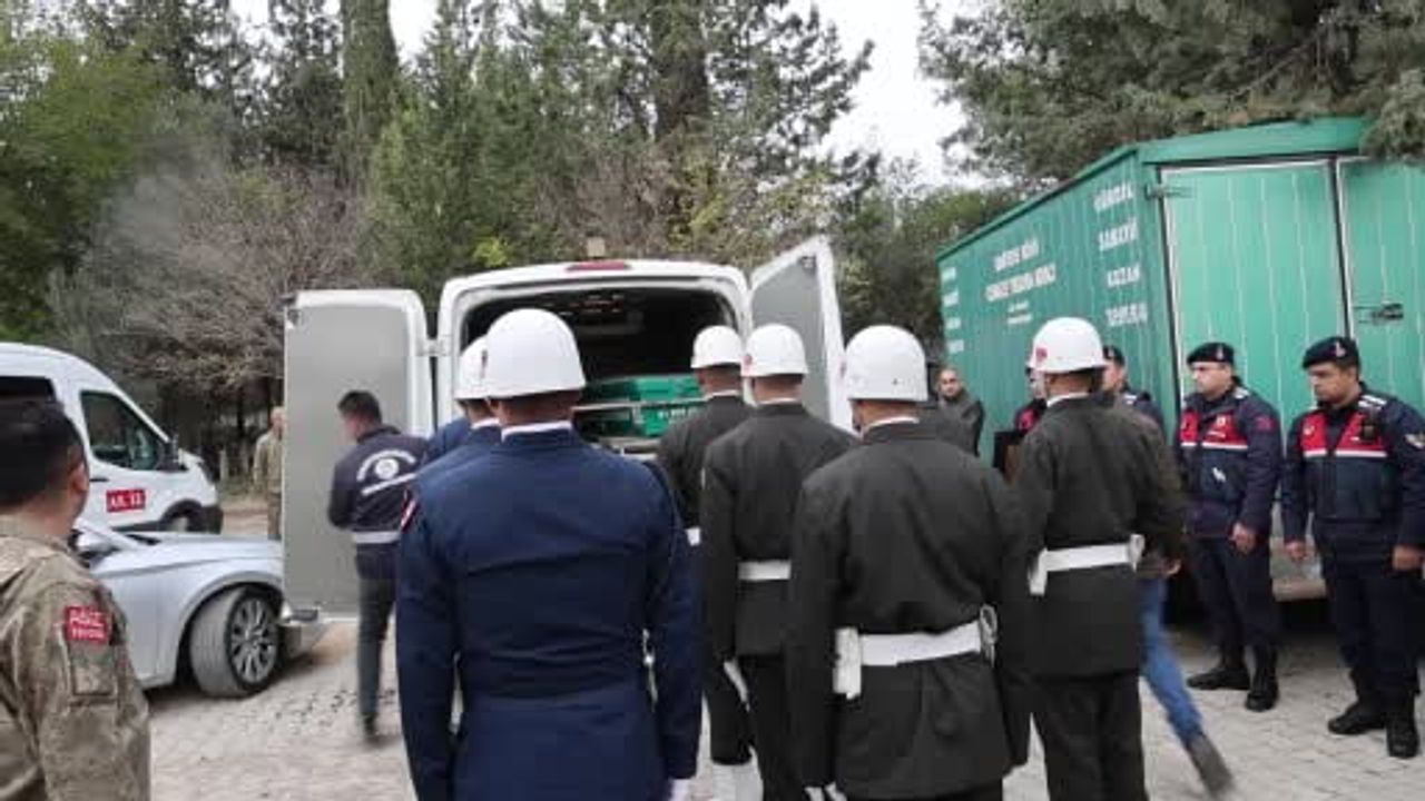 Kıbrıs Gazisi Ramazan Kula Kozan'da Askeri Törenle Uğurlandı