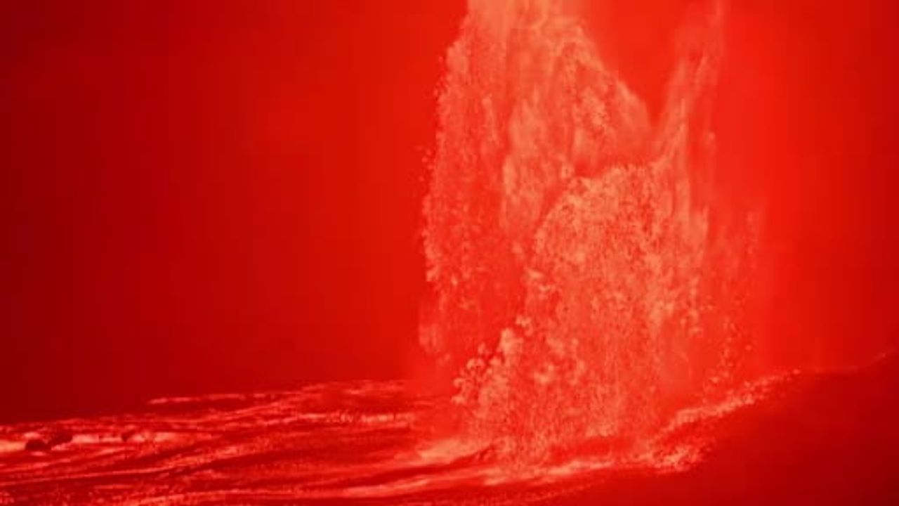 Kilauea Yanardağı 425 Metreye Lav Püskürttü